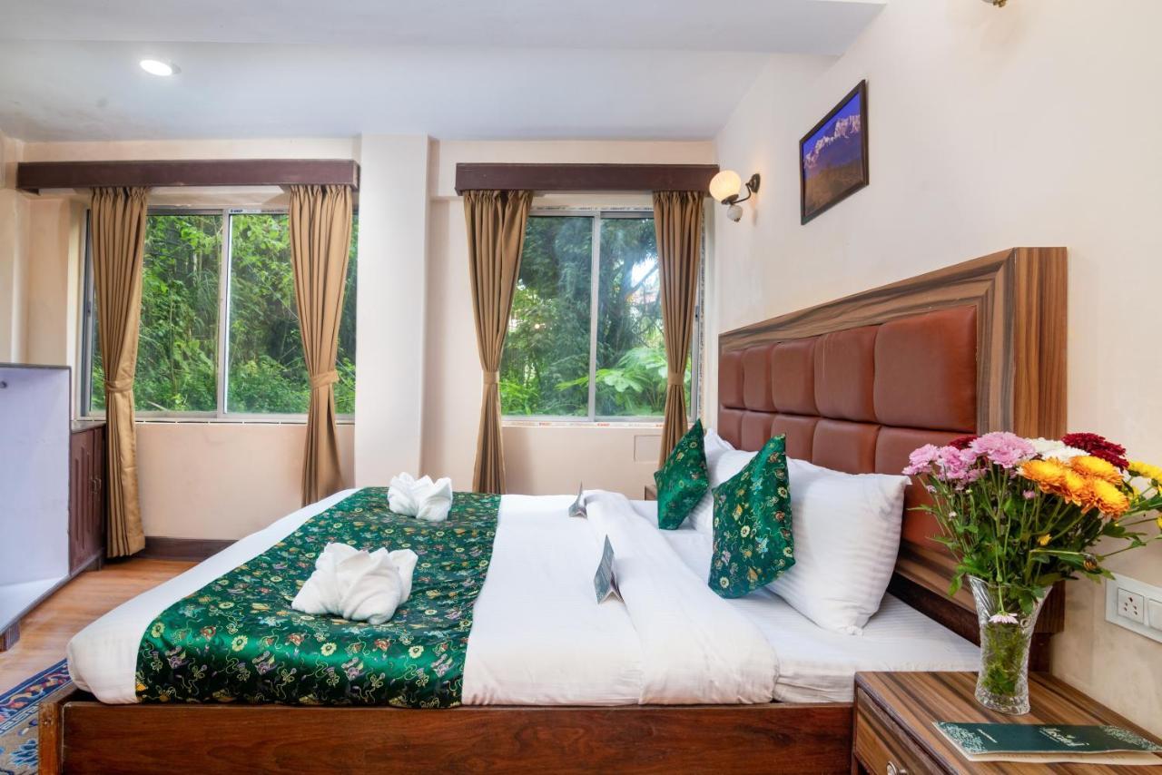 Muscatel Roma - 400 Mts From Mall Road 다르질링 외부 사진