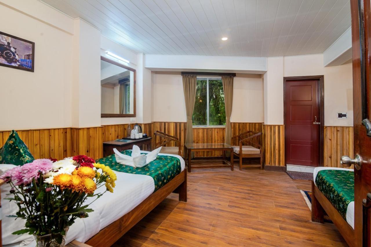 Muscatel Roma - 400 Mts From Mall Road 다르질링 외부 사진