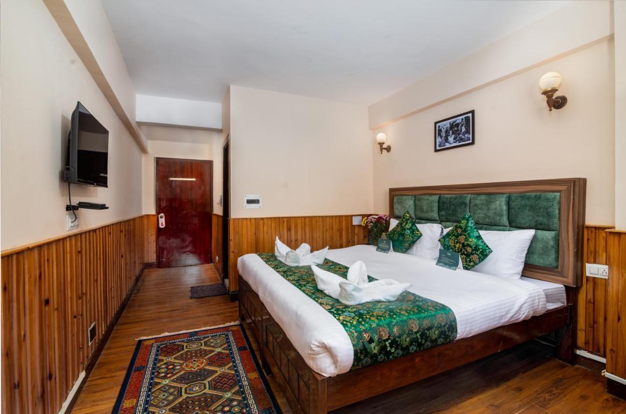 Muscatel Roma - 400 Mts From Mall Road 다르질링 외부 사진